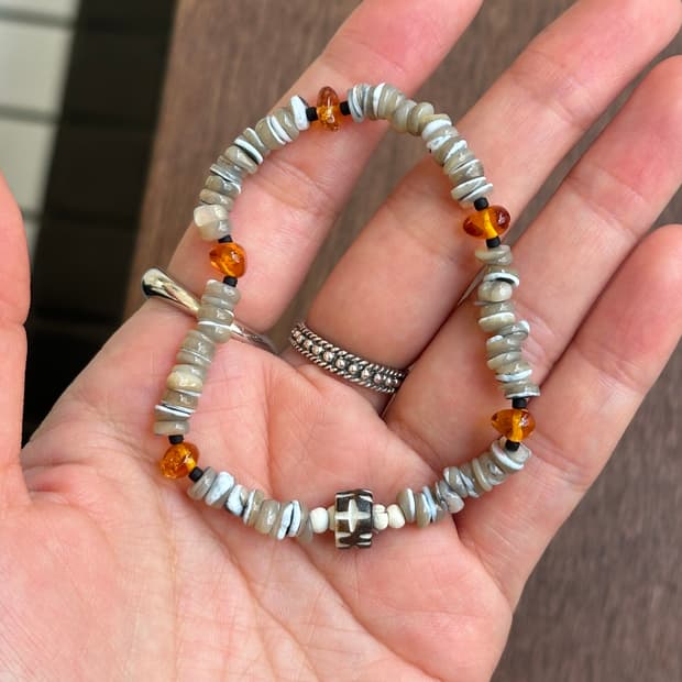 Musta Ethnic Mother-of-Pearl Amber Afric