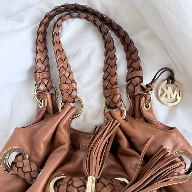 마이클코어스 숄더백