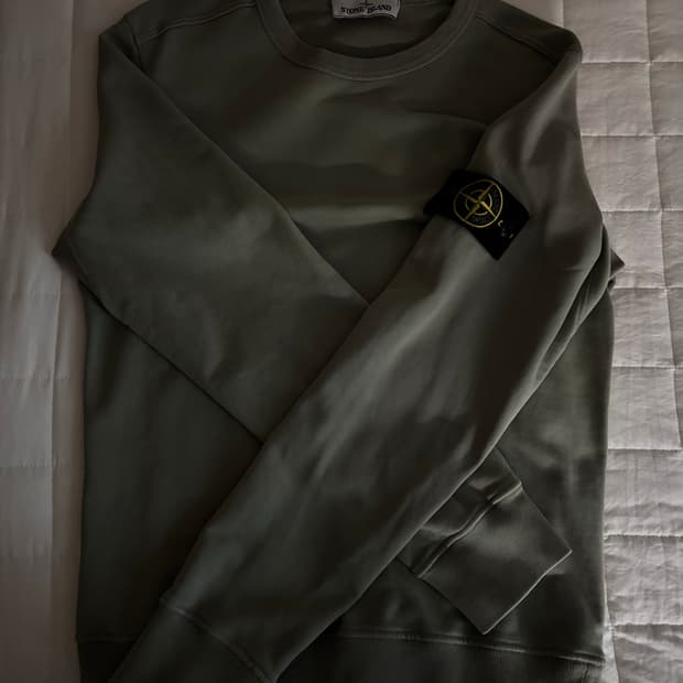 스톤아일랜드 맨투맨 카키색