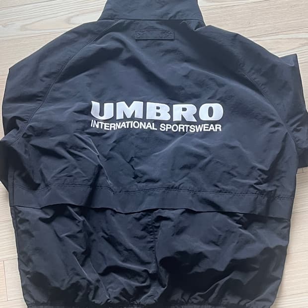 Umbro 바람막이