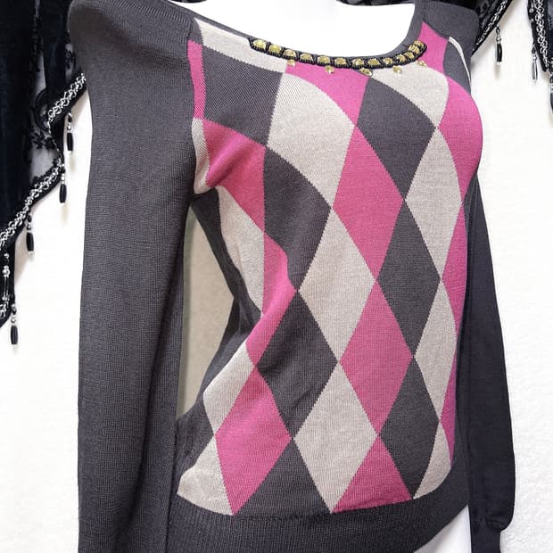 로맨틱갸루 큐빅비즈 아가일 체크 니트 로걀탑 라떼 너드 핀터 프레피