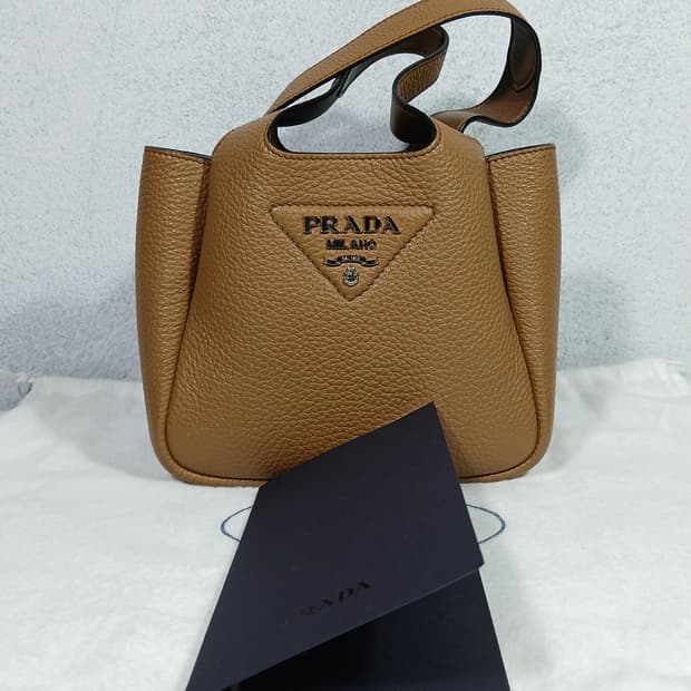 프라다 비텔로 다이노 토트백 미니 1BA349