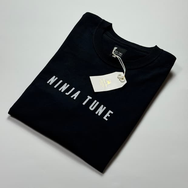 사스콰치패브릭스 X 닌자튠 반팔 티셔츠 L