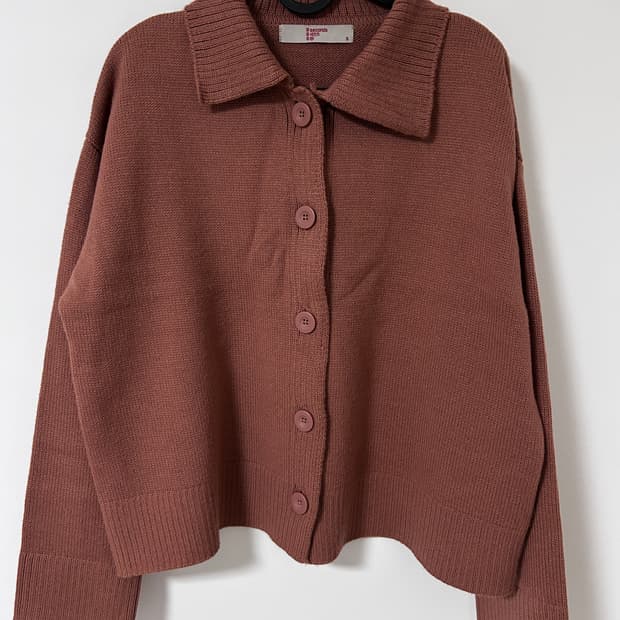 에잇세컨즈 카라 니트 가디건