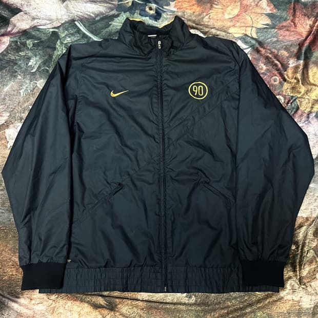 나이키 빈티지 금빛 스우시 스몰로고 블랙바람막이 110