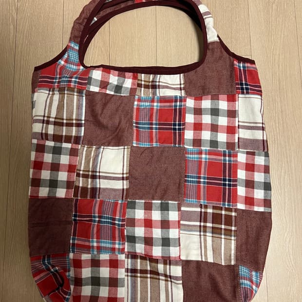 시즈너블 패치워크 체크 숄더백