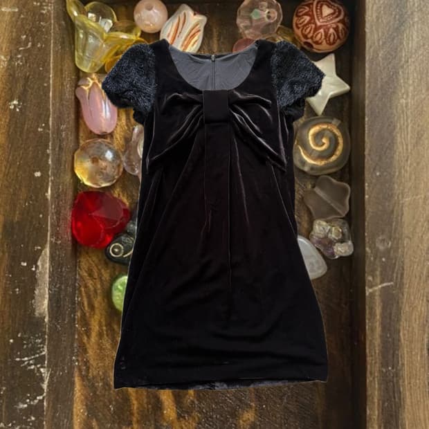 Velvet ribbon one piece