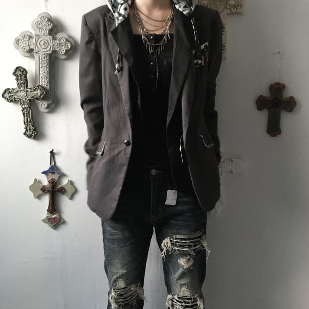 Hood layered button point jacket