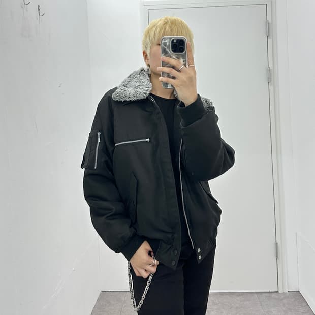 Howaitourufu gray fur bomber jacket