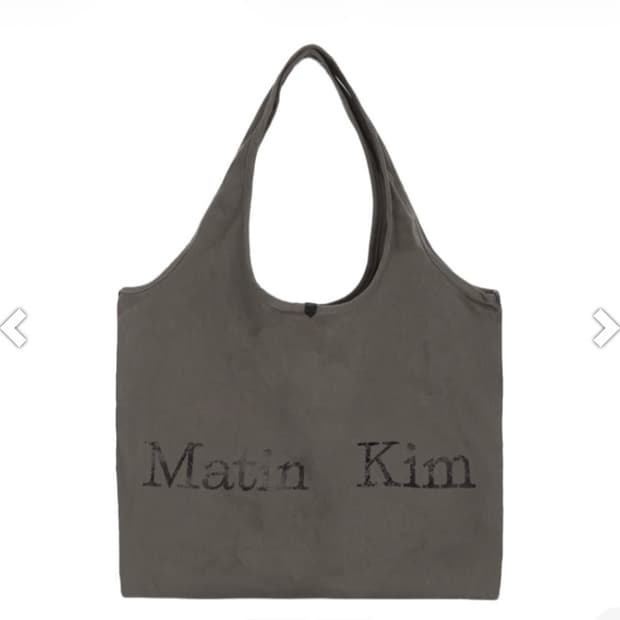 마뗑킴 크랙 로고 에코백 챠콜