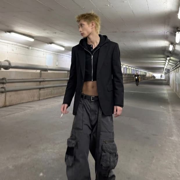 [NVRFRGT : 네버포겟] DETACHABLE HOODED 블레이저