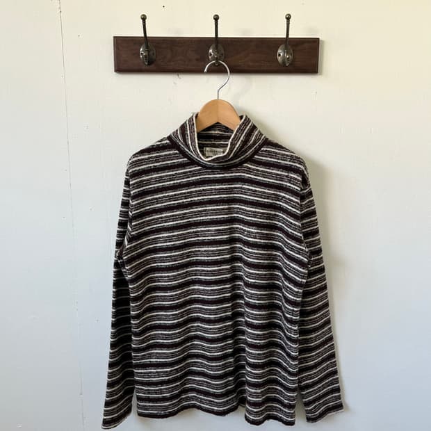 CLOVER PIGEON 스카치 터틀넥