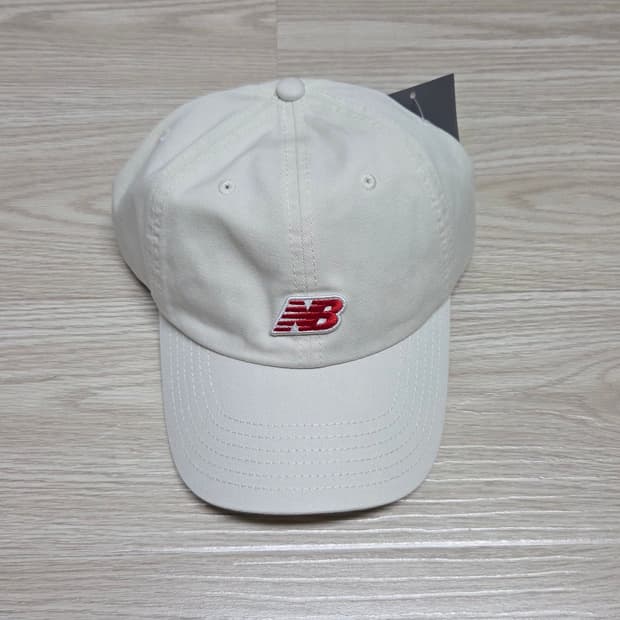 뉴발란스 자수패치 캡