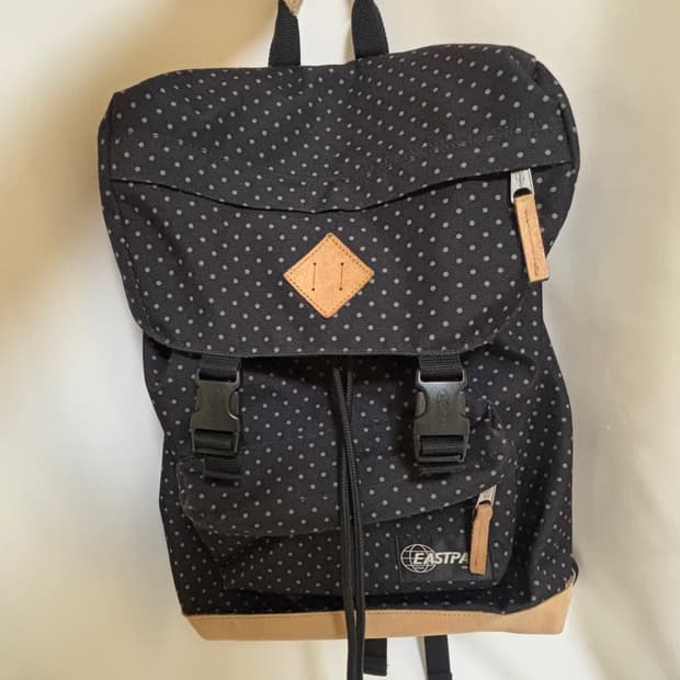 Eastpak 이스트팩 도트 스타일 백팩