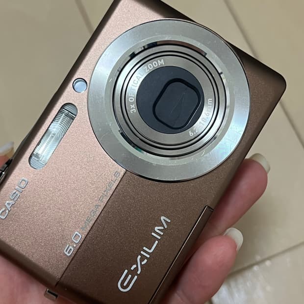 브라운 빈티지 디카 ) 카시오 엑슬림 z600