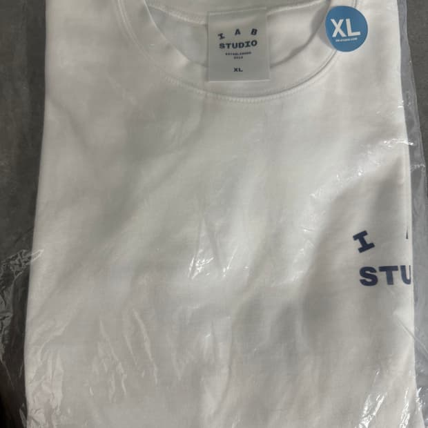 아이앱 롱슬리브 화이트 네이비 XL입니다