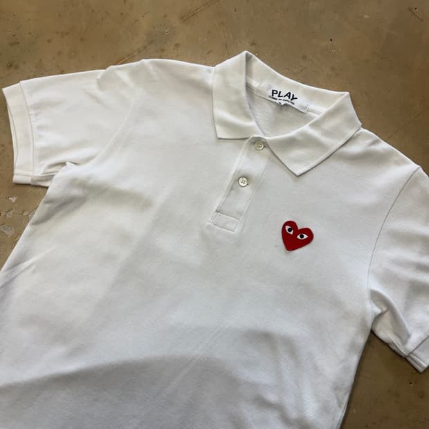 L 꼼데가르송 여성 레드하트 와펜 카라 반팔티