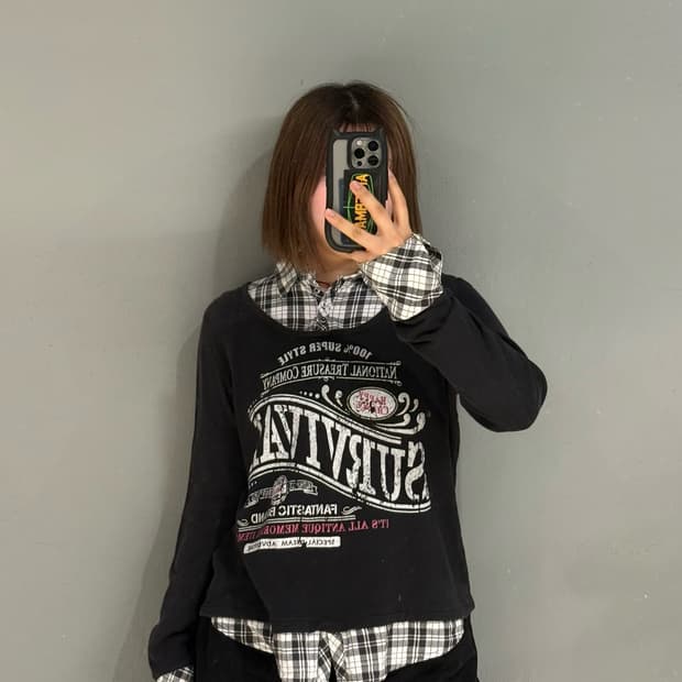 shirt layered detail lettering top