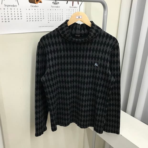 버버리 로고 아가일 터틀넥 긴팔티