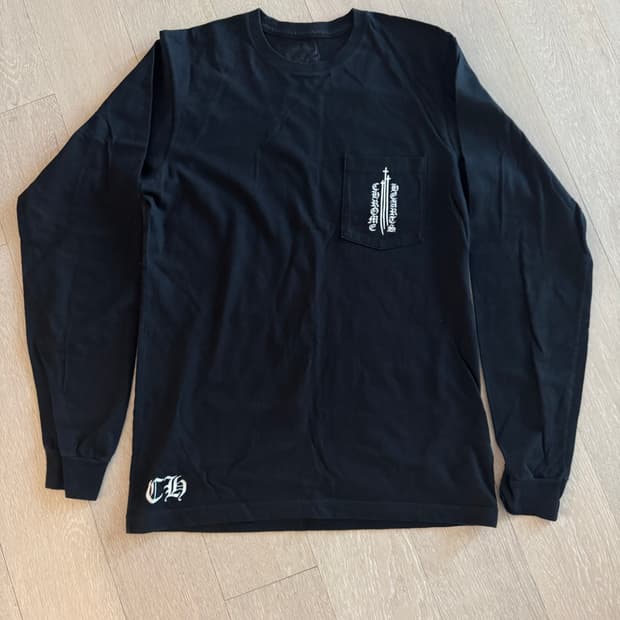 크롬하츠 남성 긴팔티 판매합니다