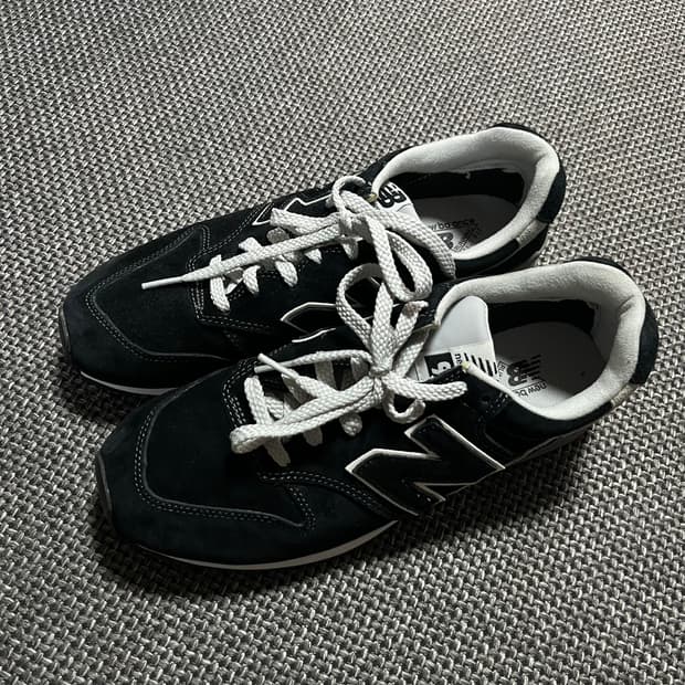 뉴발란스 블랙 스웨이드 운동화 265