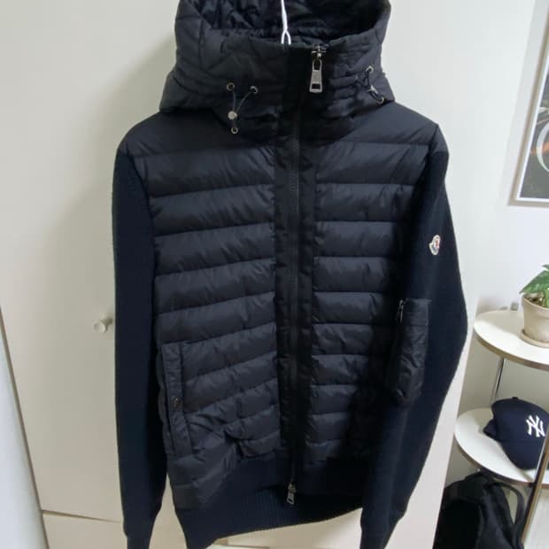 20시즌 몽클레어 니트패딩 후드집업 블랙 사이즈 L