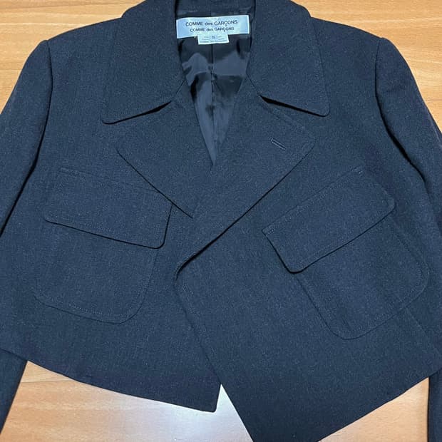 꼼데가르송 숏 블레이저