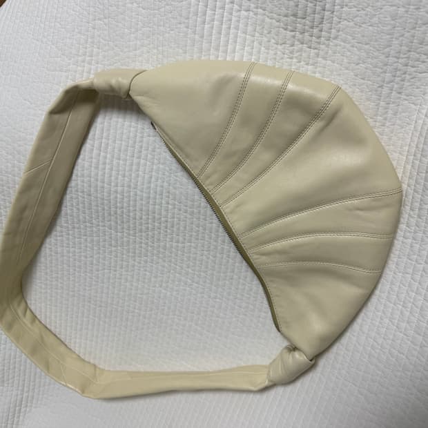 르메르 크로와상 아이보리 스몰