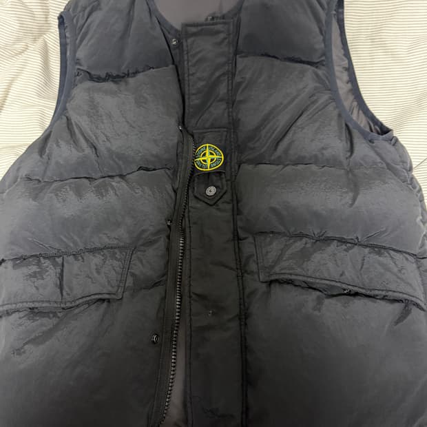 스톤아일랜드 나일론 메탈 조끼 패팅