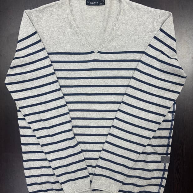 자라 스트라이프 브이넥 니트