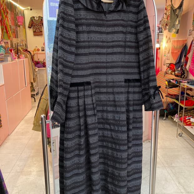 엘레강스 스트라이프 프릴 드레스