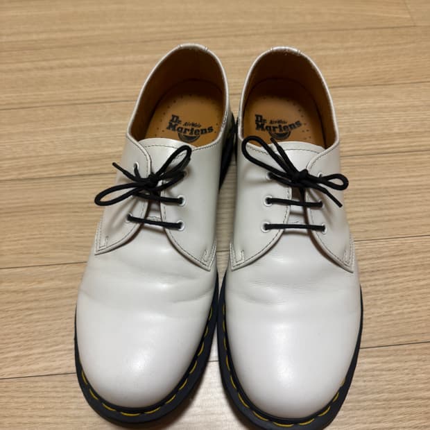 uk8,270) 129,000원 닥터마틴 1461 스무스 화이트 3홀 