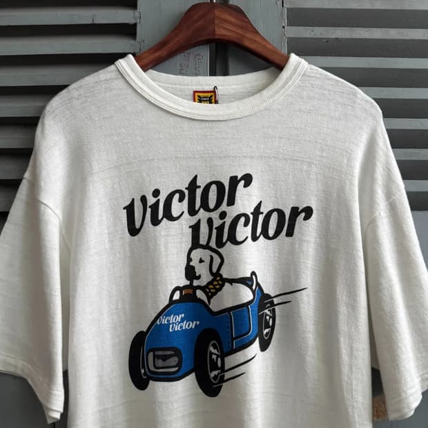 [L]휴먼메이드 x Victor Victor 레이싱 독 프린팅 티셔츠