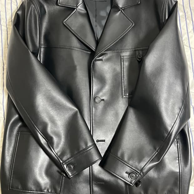미누미오 Vegan leather half jacket Black