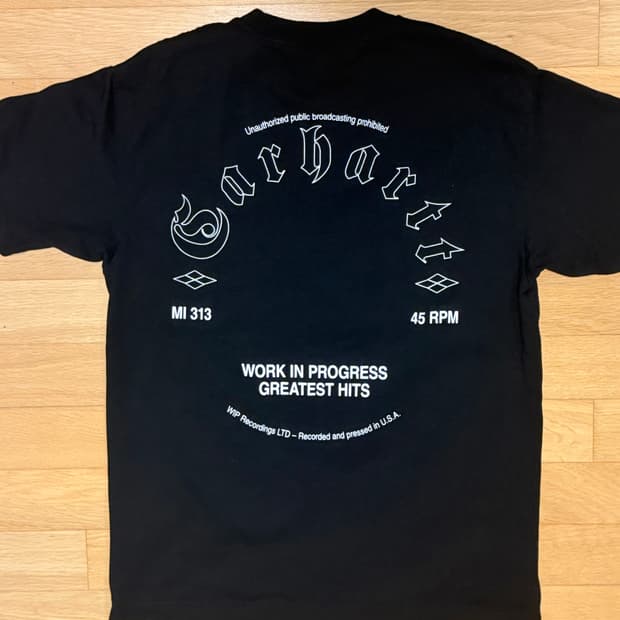 칼하트wip 로고 백프린팅 반팔 티셔츠