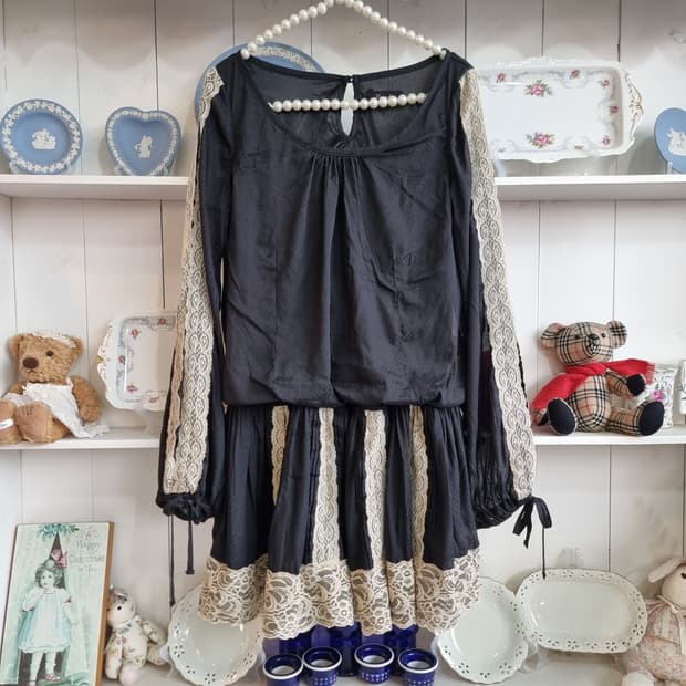 블랙 레이스 롱 슬리브 원피스