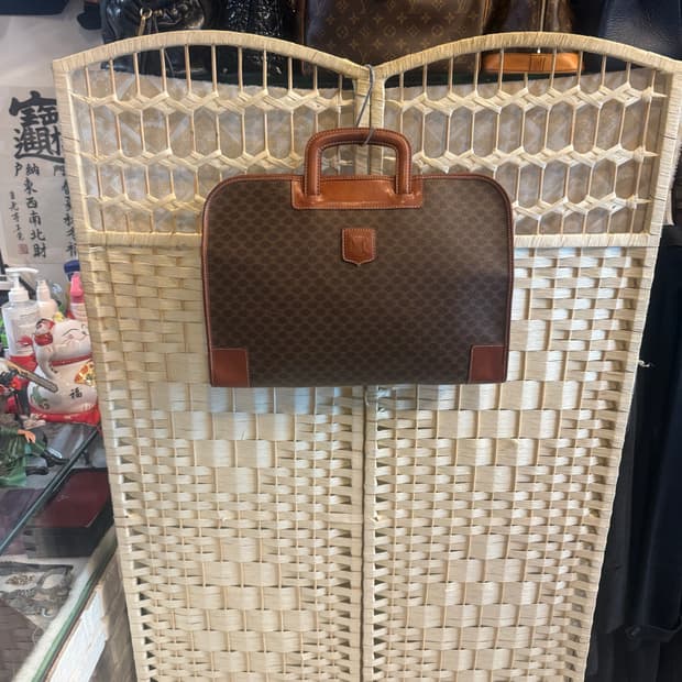 정품 셀린느 마카담 브리케이스 팝니다