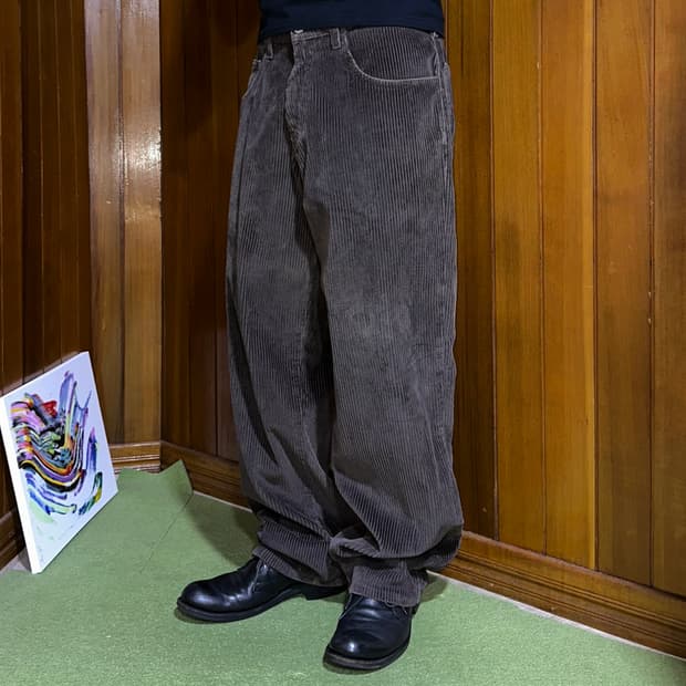 90’s Levi’s sivertab corduroy pants