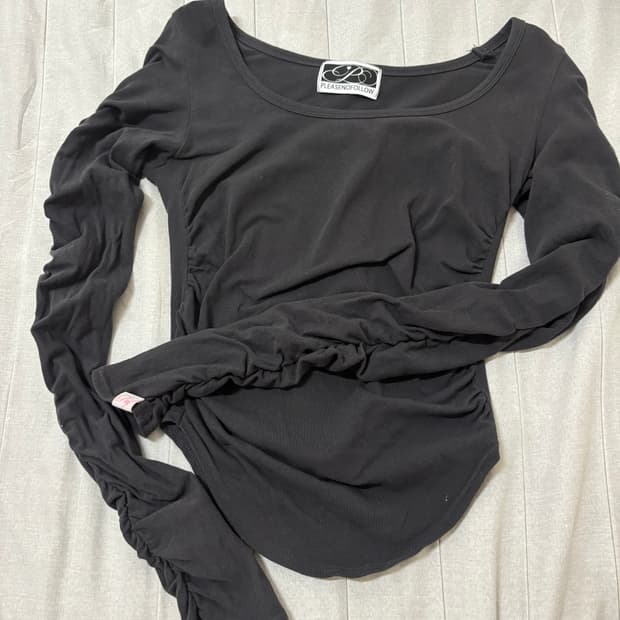 Pleasenofollow momo shirring top 딥챠콜