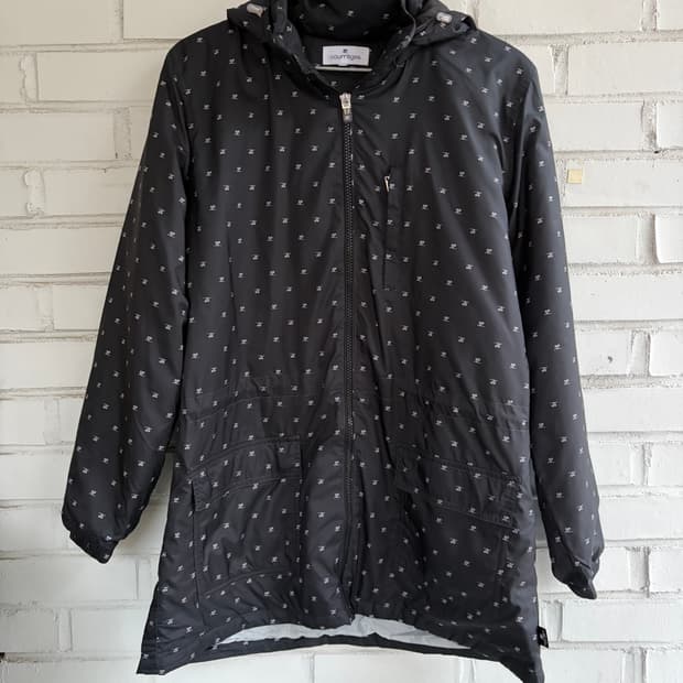 꾸레쥬 윈드브레이커 로고 바람막이