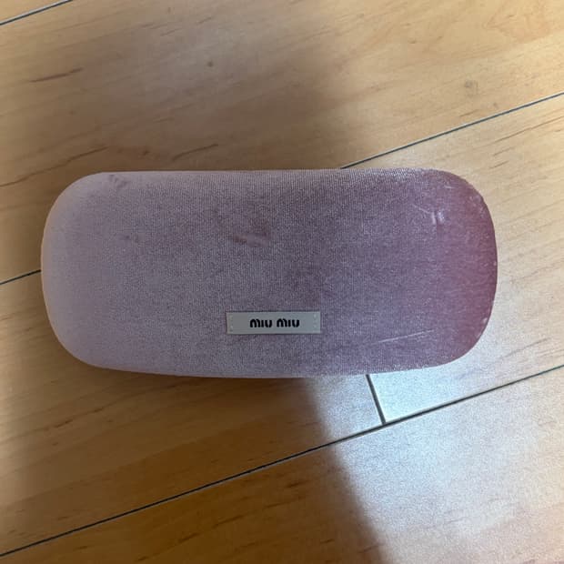 미우미우 리가드 판매합니다