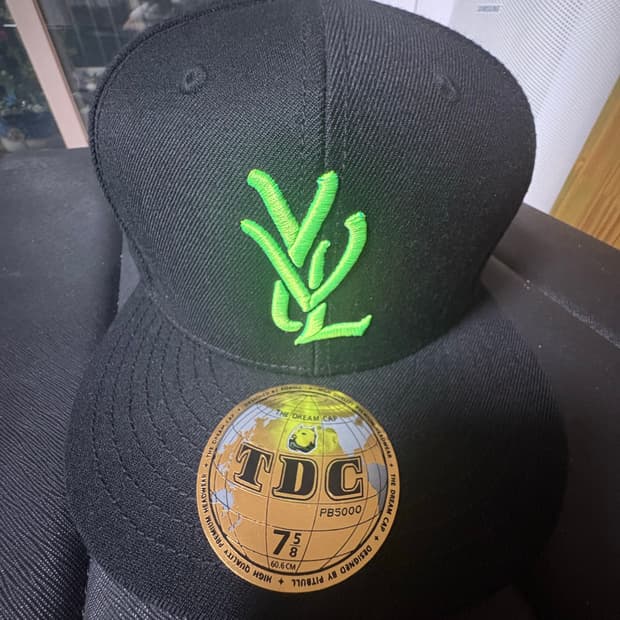 플레이보이카티 YVL 스냅백 758