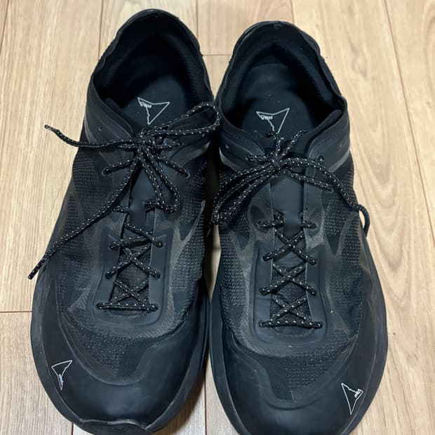 로아 셀라 블랙 43