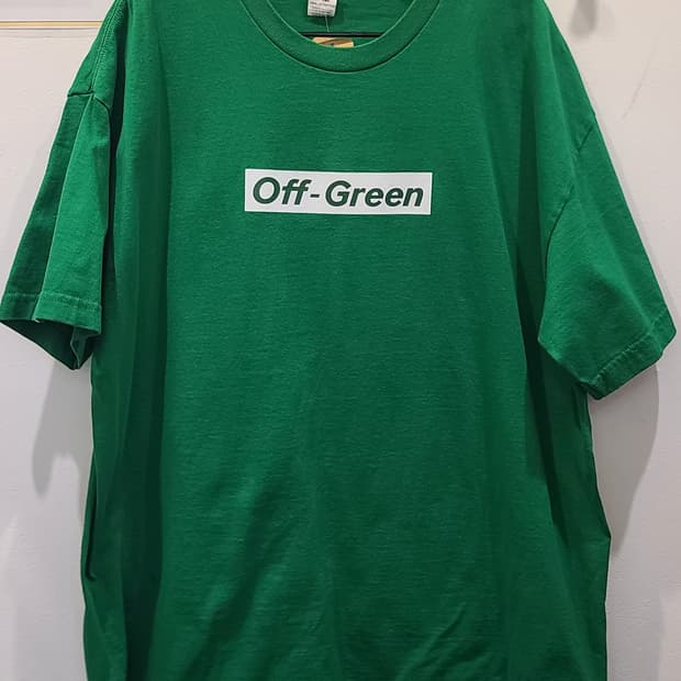 Off green 라운드 반팔 티셔츠