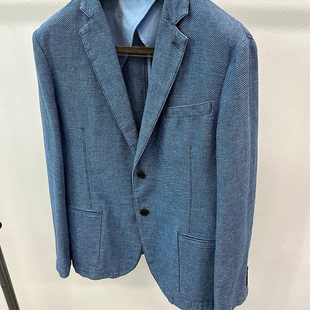 100-105) 알마니꼴레지오니 자켓 