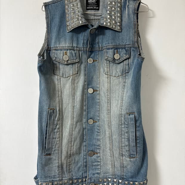 Grad news 메탈스터드 장식 데님 커스텀 베스트