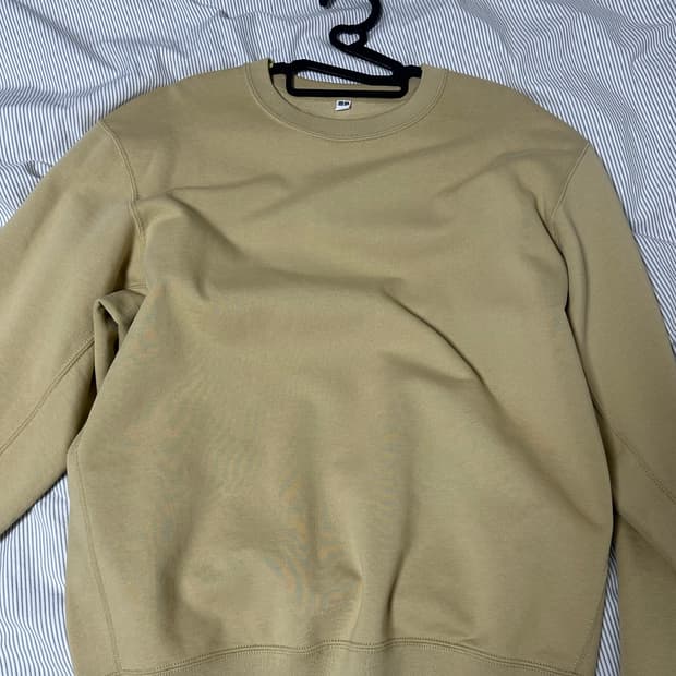 유니클로 스웨트셔츠