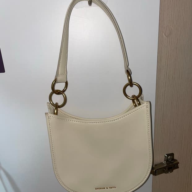 찰스앤키스 화이트 숄더백