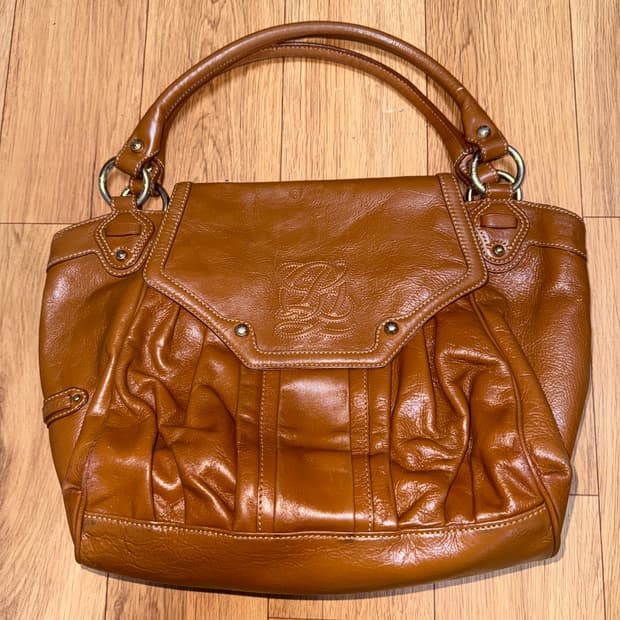 루이까또즈 브라운 가죽 셔링 토트 숄더백