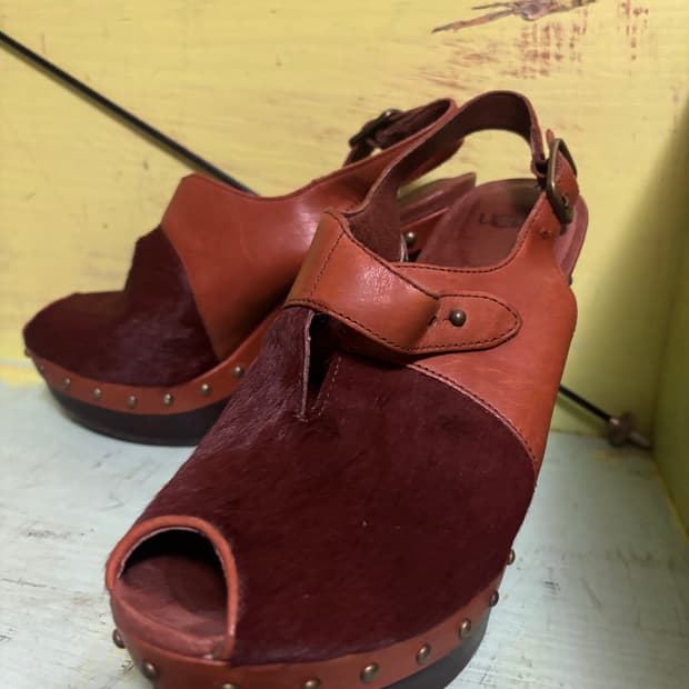 UGG 청키 뮬 구두